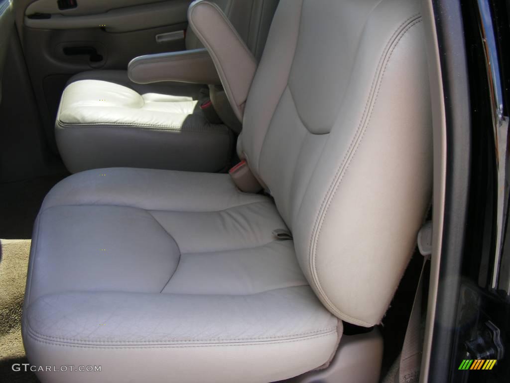 2003 Suburban 1500 LT 4x4 - Black / Tan/Neutral photo #36