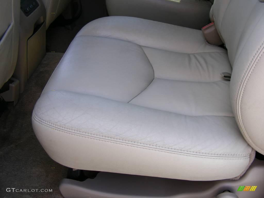 2003 Suburban 1500 LT 4x4 - Black / Tan/Neutral photo #37