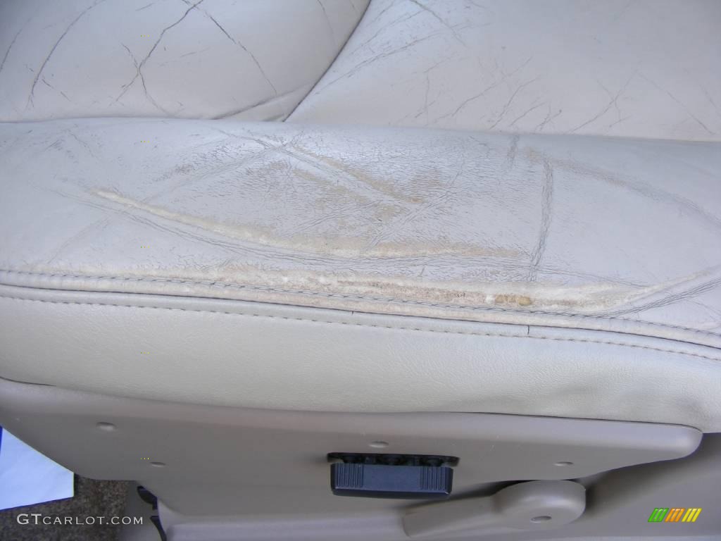 2003 Suburban 1500 LT 4x4 - Black / Tan/Neutral photo #42