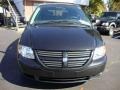 2005 Brilliant Black Crystal Pearl Dodge Caravan SXT  photo #3