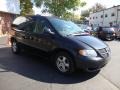 2005 Brilliant Black Crystal Pearl Dodge Caravan SXT  photo #5