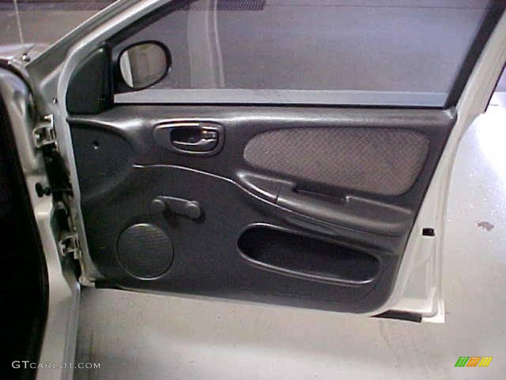 2001 Neon SE - Bright Silver Metallic / Dark Slate Gray photo #6