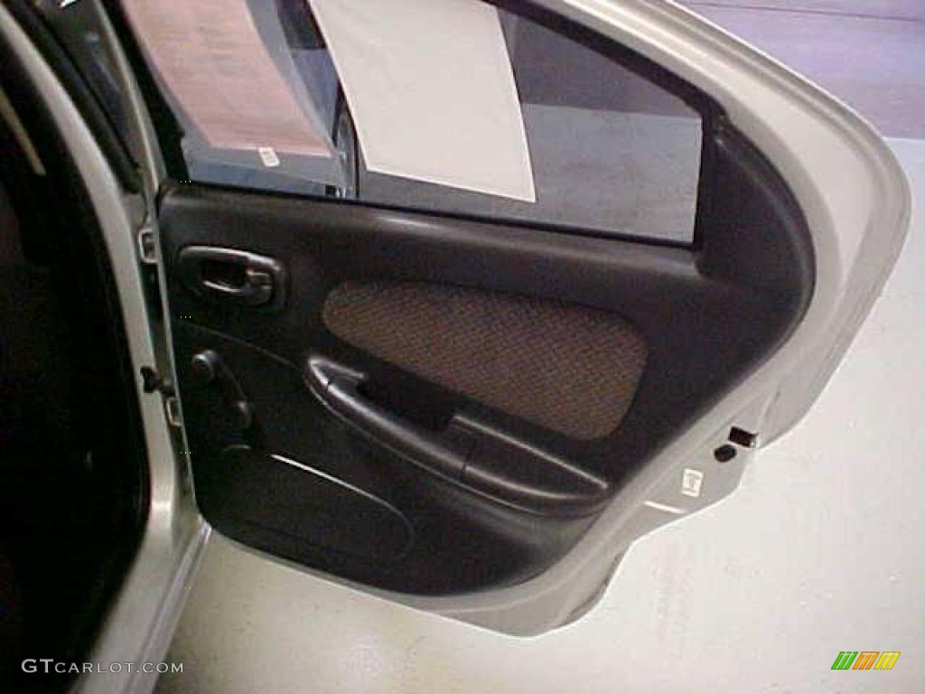 2001 Neon SE - Bright Silver Metallic / Dark Slate Gray photo #9