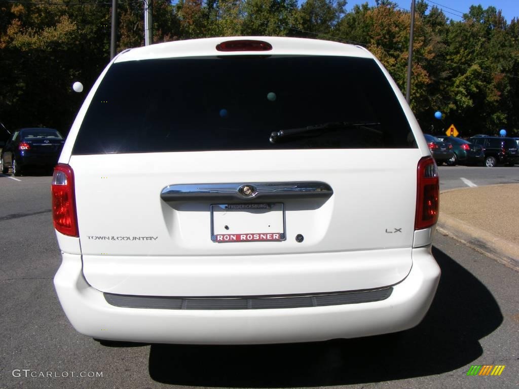 2003 Town & Country LX - Stone White / Taupe photo #19