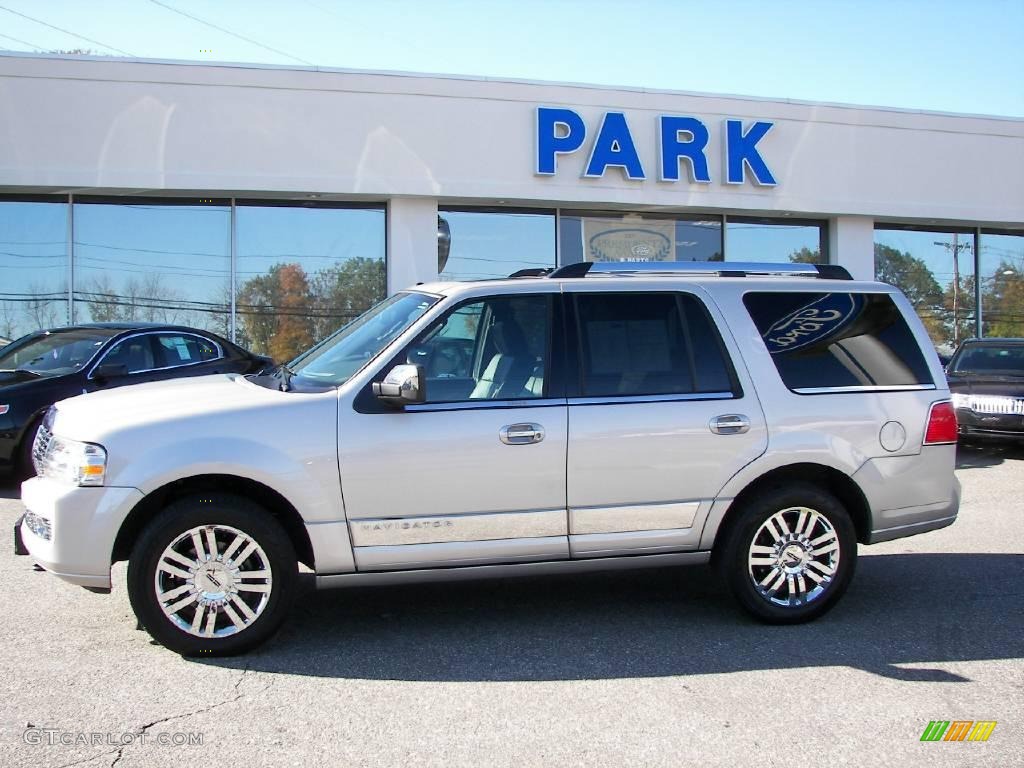 2007 Navigator Ultimate 4x4 - Silver Birch Metallic / Charcoal photo #26