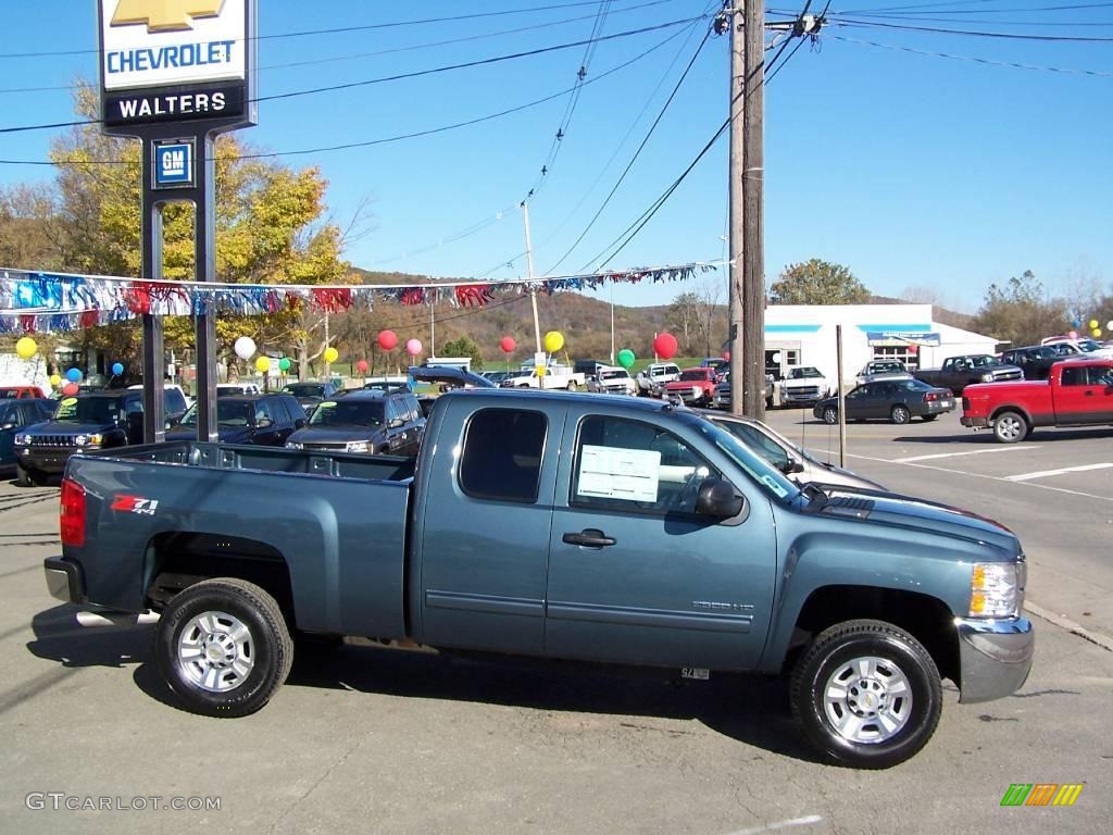 2009 Silverado 2500HD LT Extended Cab 4x4 - Blue Granite Metallic / Ebony photo #49