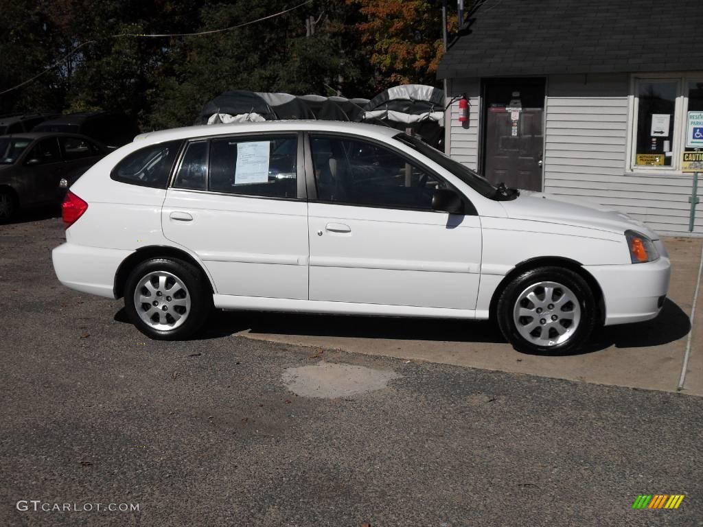 2003 Rio Cinco Hatchback - Polar White / Gray photo #4