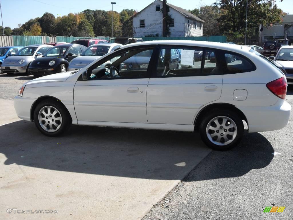 2003 Rio Cinco Hatchback - Polar White / Gray photo #8