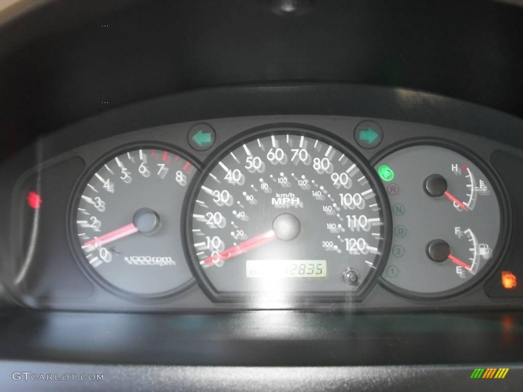 2003 Rio Cinco Hatchback - Polar White / Gray photo #15