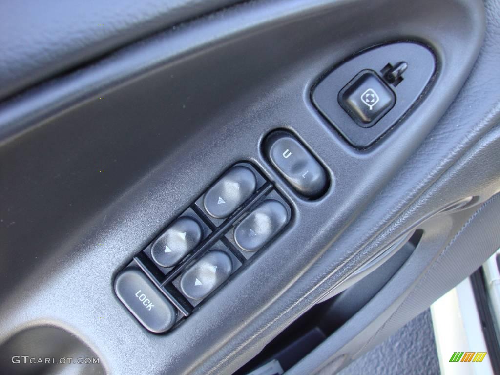 1999 Mustang V6 Convertible - Silver Metallic / Dark Charcoal photo #14