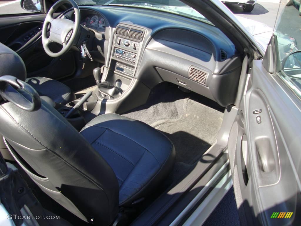1999 Mustang V6 Convertible - Silver Metallic / Dark Charcoal photo #17