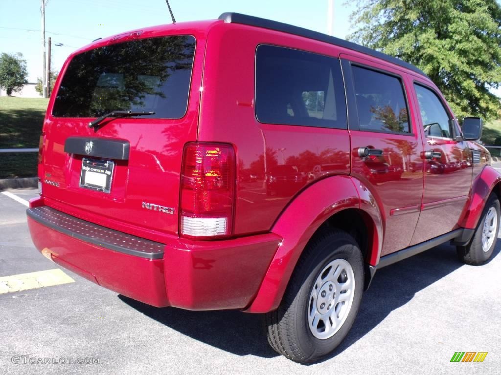 2010 Nitro SE - Inferno Red Crystal Pearl / Dark Slate Gray photo #3