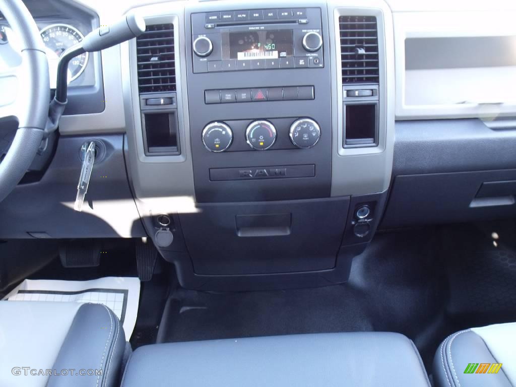 2010 Ram 1500 ST Quad Cab - Bright Silver Metallic / Dark Slate/Medium Graystone photo #10