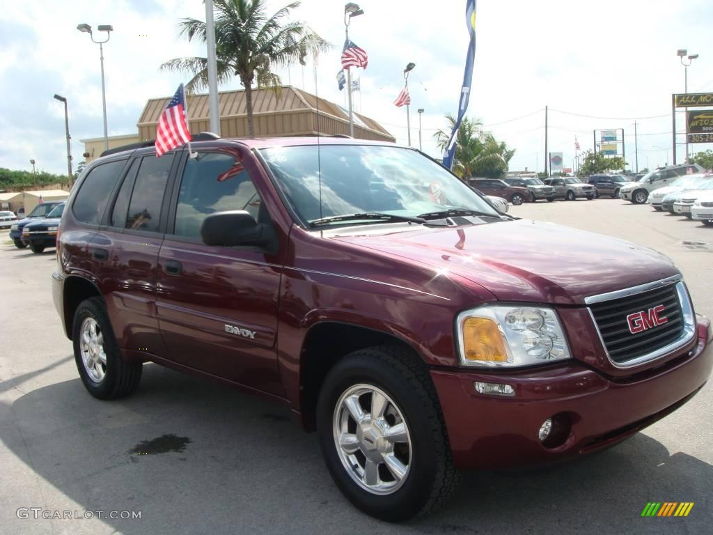 2004 Envoy SLE - Monterey Maroon Metallic / Medium Pewter photo #1