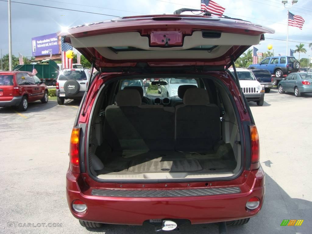 2004 Envoy SLE - Monterey Maroon Metallic / Medium Pewter photo #5