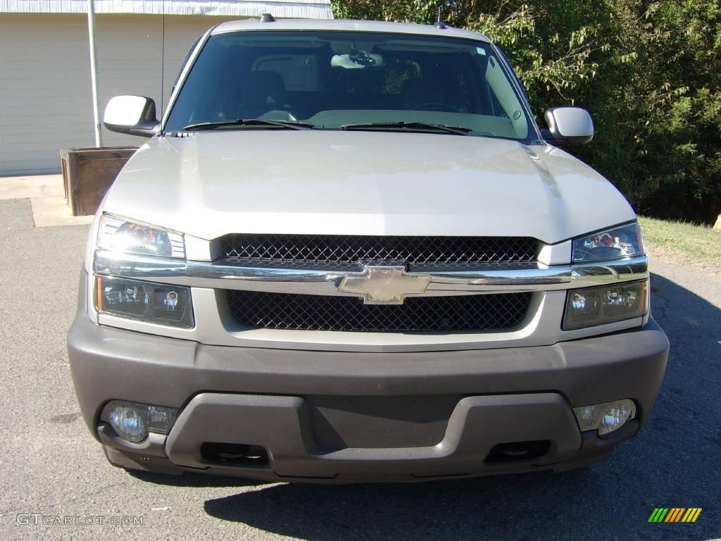 2004 Avalanche 1500 Z71 4x4 - Silver Birch Metallic / Dark Charcoal photo #2