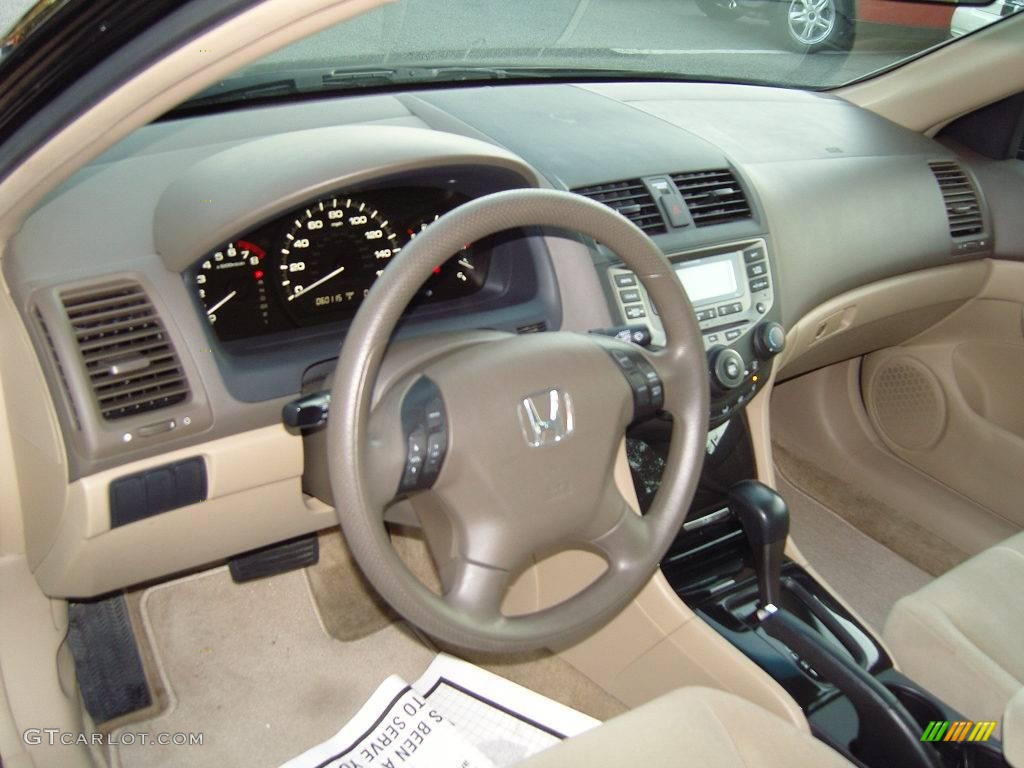 2006 Accord SE Sedan - Nighthawk Black Pearl / Ivory photo #10