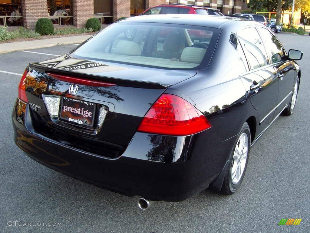 2006 Accord SE Sedan - Nighthawk Black Pearl / Ivory photo #20