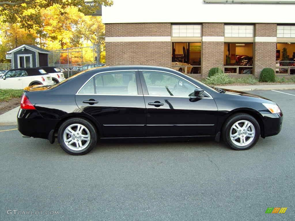 2006 Accord SE Sedan - Nighthawk Black Pearl / Ivory photo #21