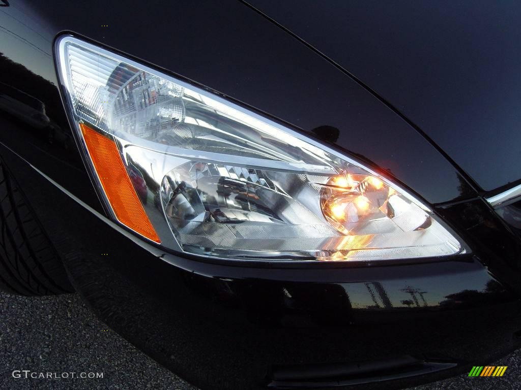 2006 Accord SE Sedan - Nighthawk Black Pearl / Ivory photo #36