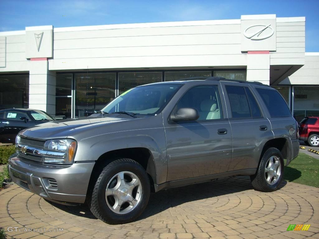 2008 TrailBlazer LS 4x4 - Graystone Metallic / Light Gray photo #2