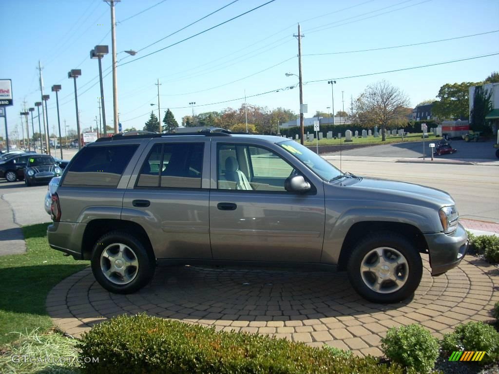 2008 TrailBlazer LS 4x4 - Graystone Metallic / Light Gray photo #5