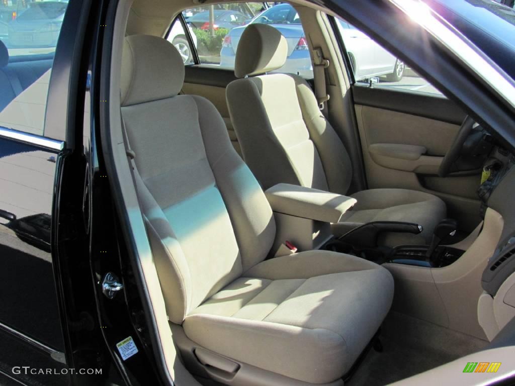2006 Accord SE Sedan - Nighthawk Black Pearl / Ivory photo #8