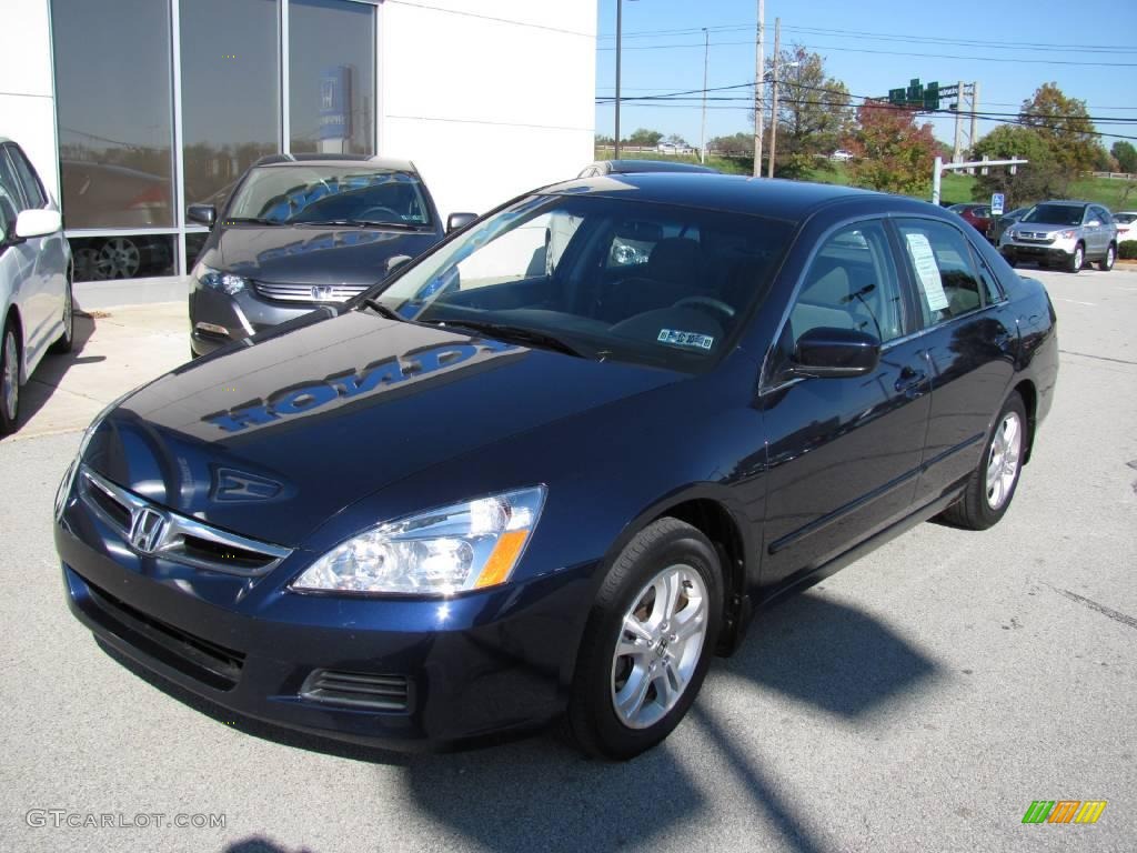 2007 Accord SE Sedan - Royal Blue Pearl / Gray photo #2