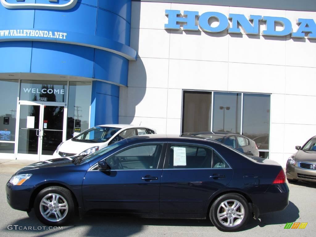 2007 Accord SE Sedan - Royal Blue Pearl / Gray photo #3