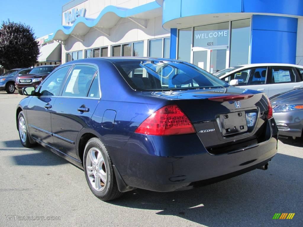 2007 Accord SE Sedan - Royal Blue Pearl / Gray photo #5