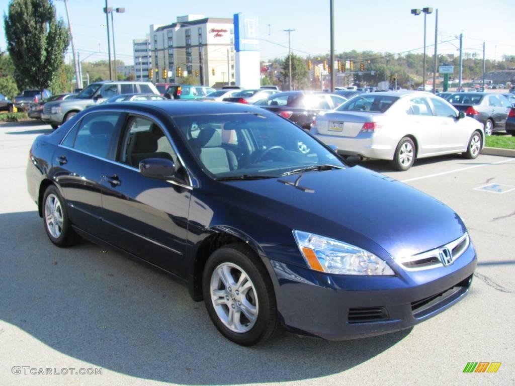 2007 Accord SE Sedan - Royal Blue Pearl / Gray photo #7