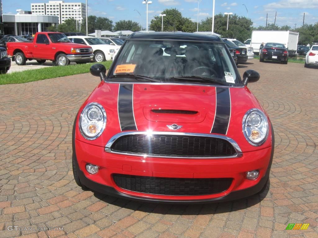 2009 Cooper S Clubman - Chili Red / Black/Rooster Red photo #2