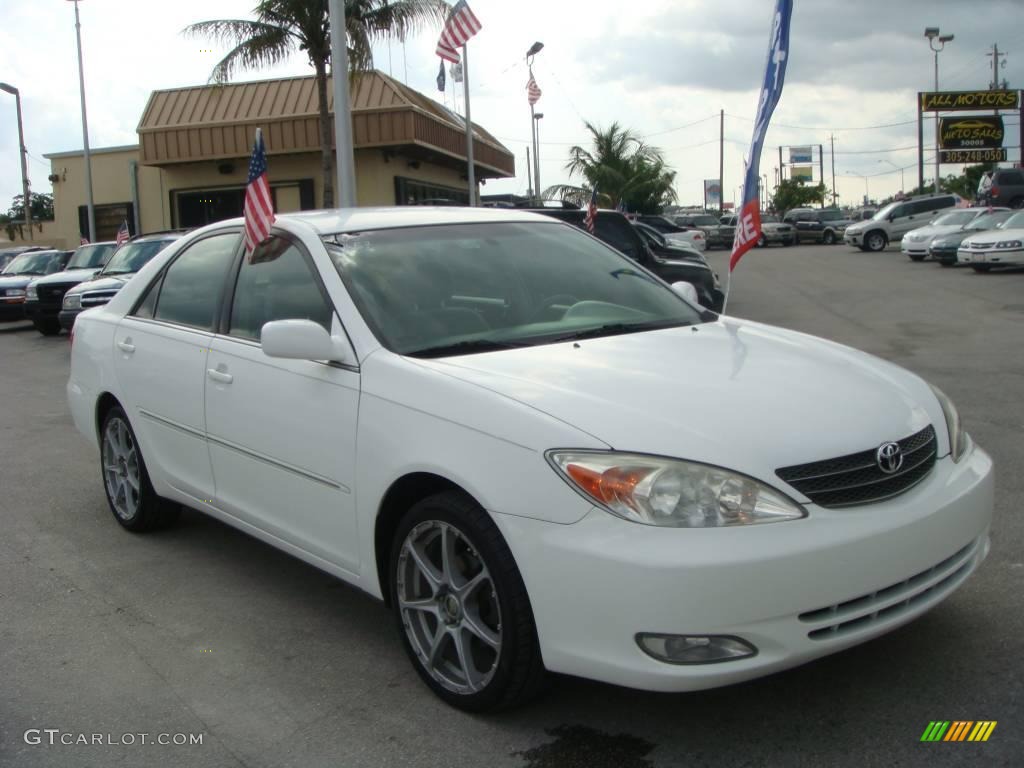 2003 Camry XLE - Super White / Taupe photo #1
