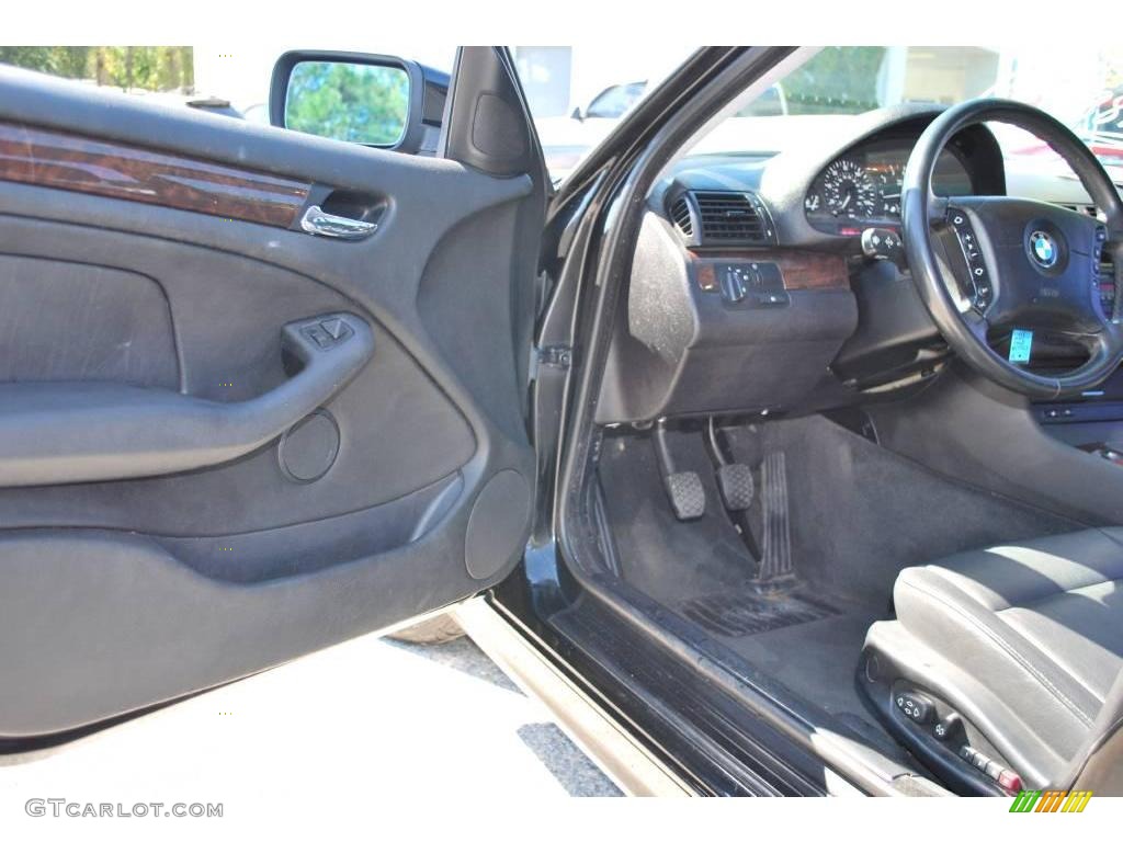 2002 3 Series 325i Sedan - Jet Black / Black photo #12