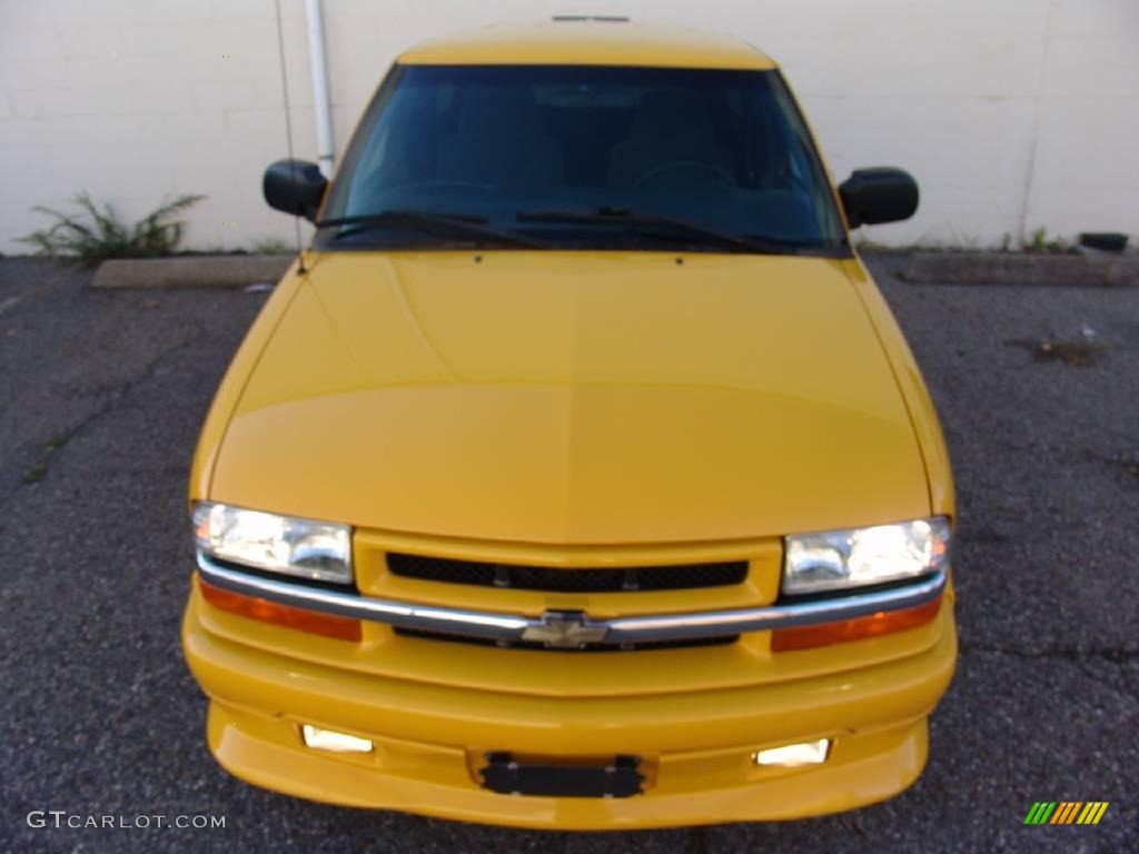 2002 Blazer Xtreme - Yellow / Graphite photo #4