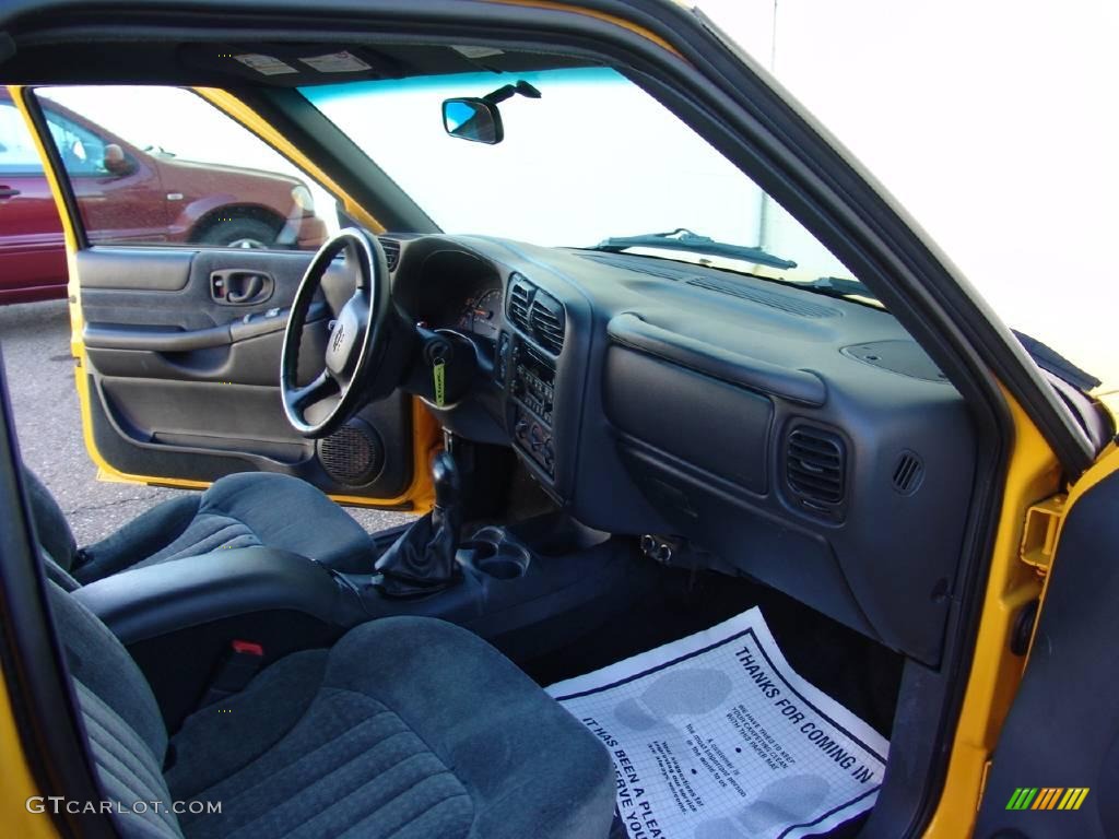 2002 Blazer Xtreme - Yellow / Graphite photo #18