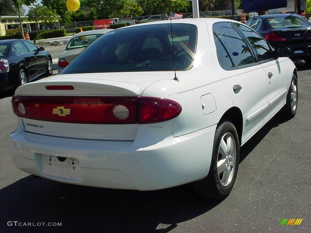 2004 Cavalier LS Sedan - Summit White / Graphite photo #3