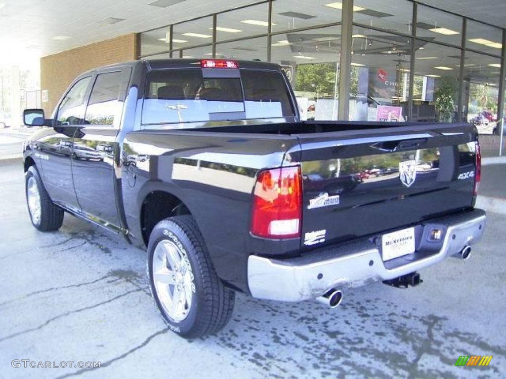 2010 Ram 1500 Big Horn Crew Cab 4x4 - Brilliant Black Crystal Pearl / Dark Slate/Medium Graystone photo #2