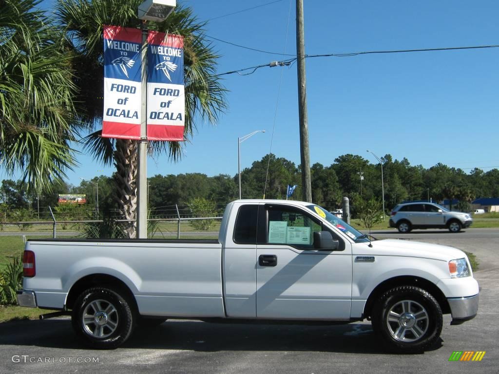 2006 F150 XLT Regular Cab - Oxford White / Medium Flint photo #2