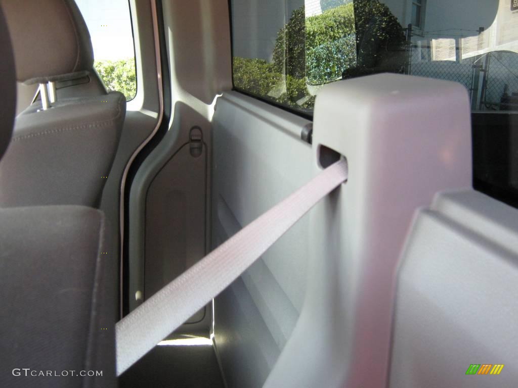 2006 F150 XLT Regular Cab - Oxford White / Medium Flint photo #21