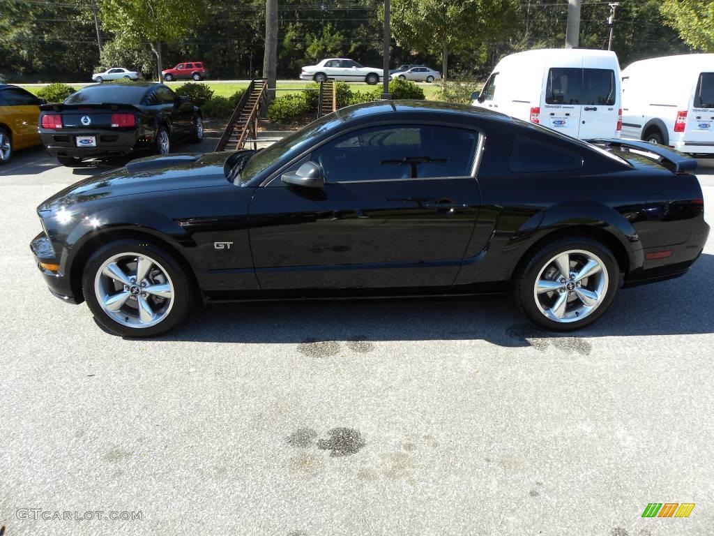 2008 Mustang GT Premium Coupe - Black / Dark Charcoal photo #2