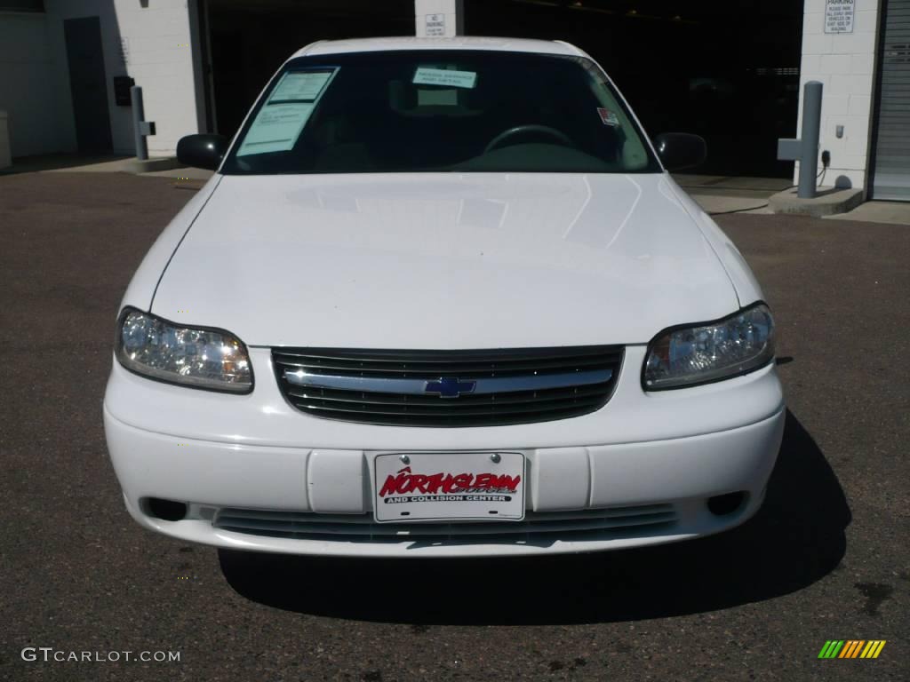 2002 Malibu Sedan - Bright White / Gray photo #2