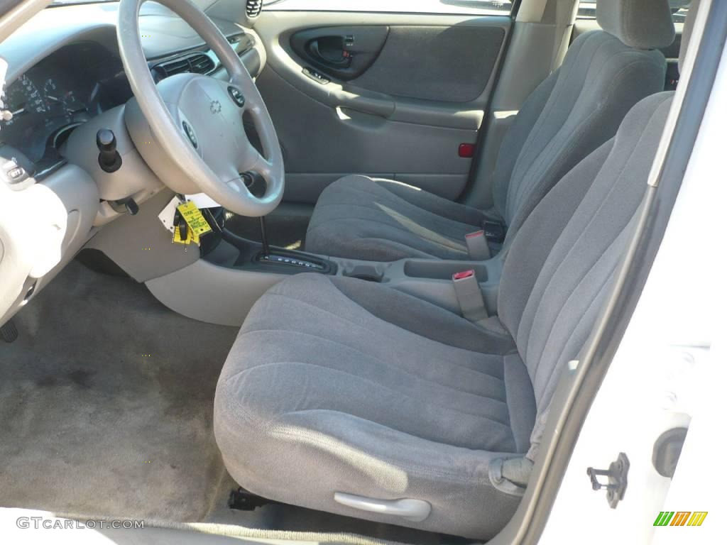 2002 Malibu Sedan - Bright White / Gray photo #6
