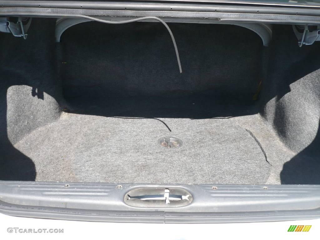 2002 Malibu Sedan - Bright White / Gray photo #7