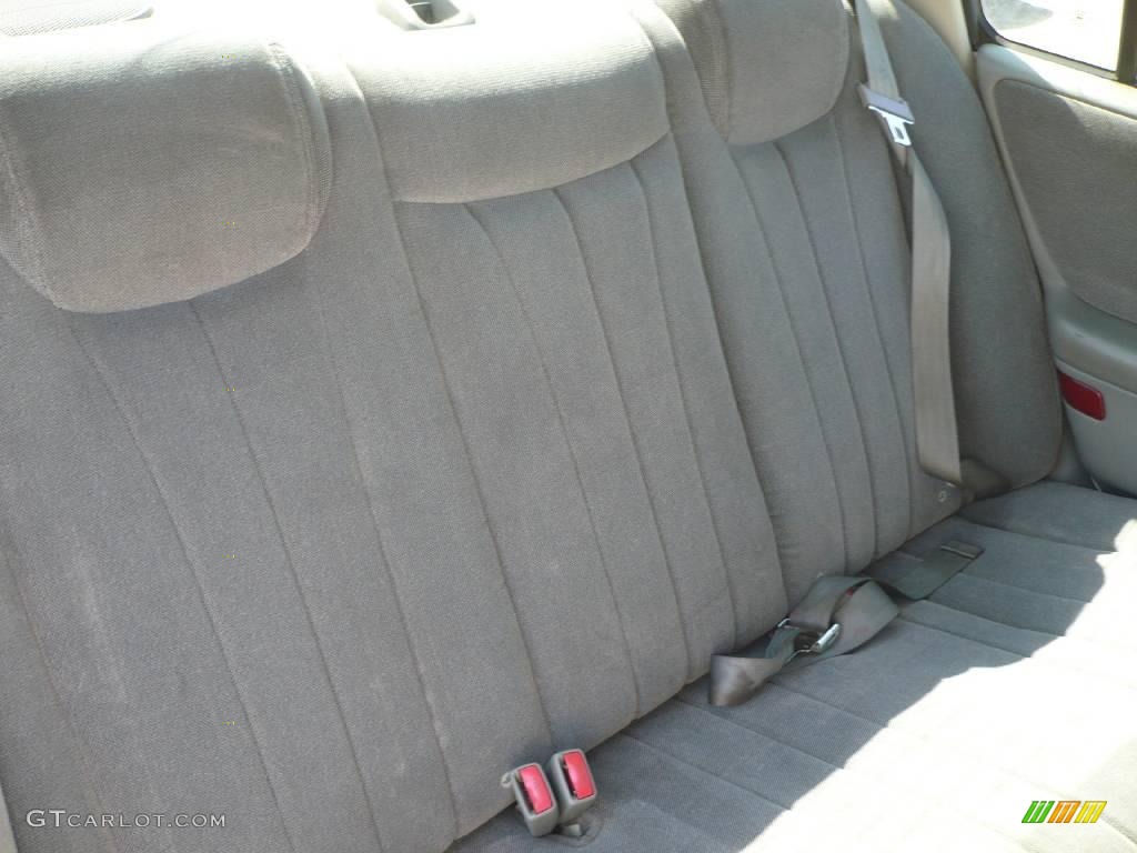 2002 Malibu Sedan - Bright White / Gray photo #9