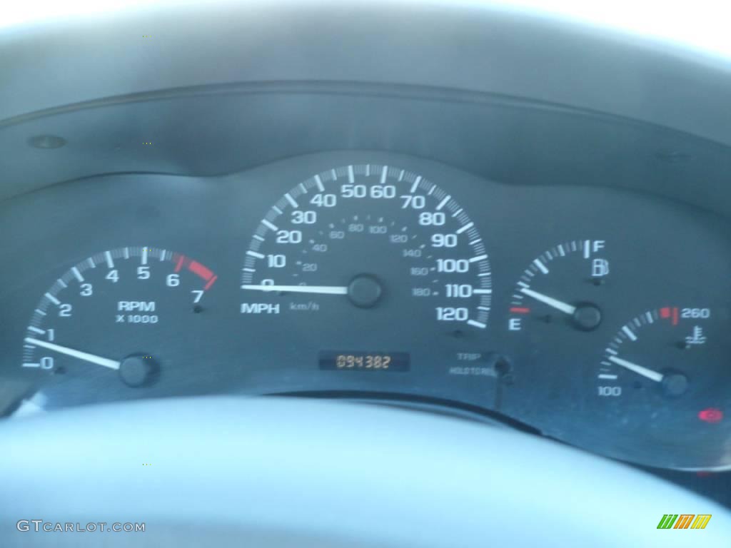 2002 Malibu Sedan - Bright White / Gray photo #11