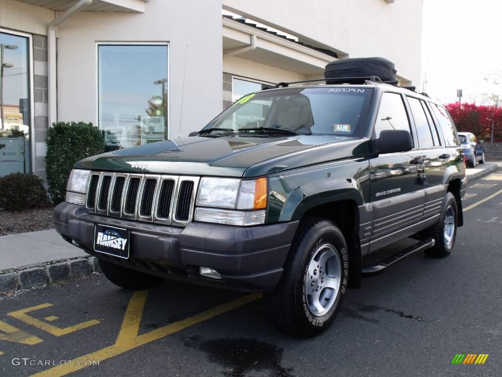 1998 Grand Cherokee Laredo 4x4 - Forest Green Pearlcoat / Black photo #1