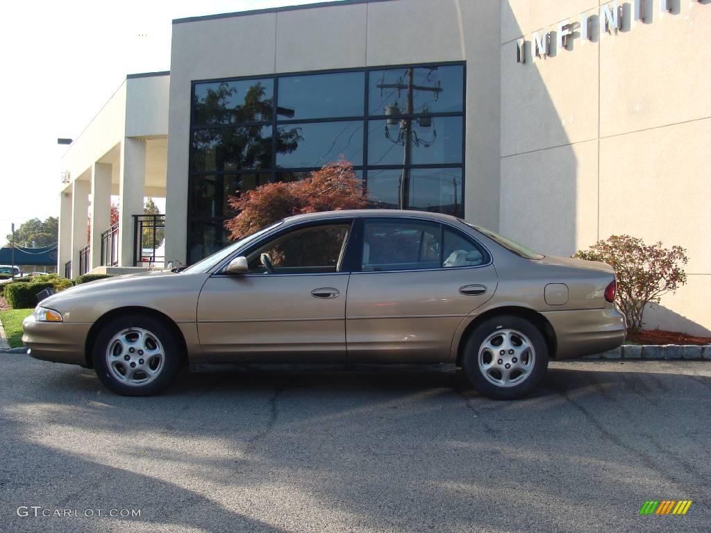 1998 Intrigue GL - Gold Metallic / Beige photo #3