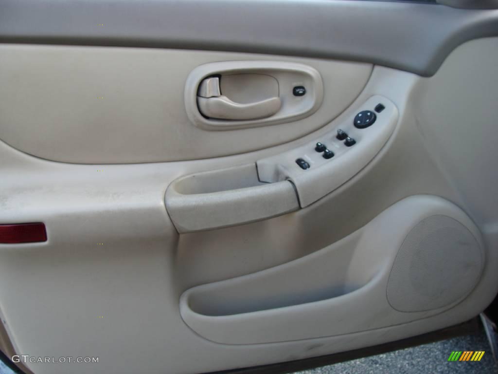 1998 Intrigue GL - Gold Metallic / Beige photo #9