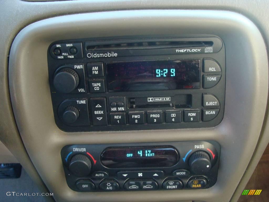 1998 Intrigue GL - Gold Metallic / Beige photo #12